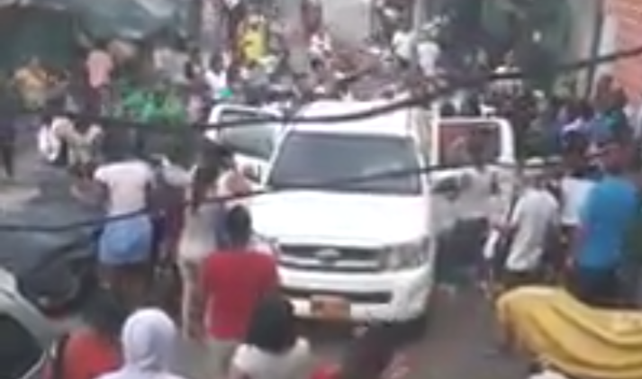 Autoridades en Medellín rechazaron saqueo de carro con víveres en el barrio Olaya