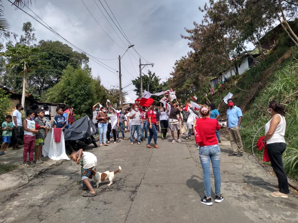 Manifestación pacífica en la comuna Robledo de Medellín.