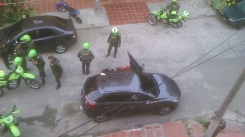 Una de la víctimas fue asesinada dentro de un vehículo.