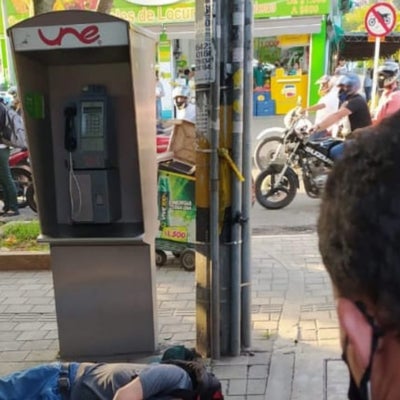 Mientras hablaba por teléfono, fue asesinado un hombre en Bello