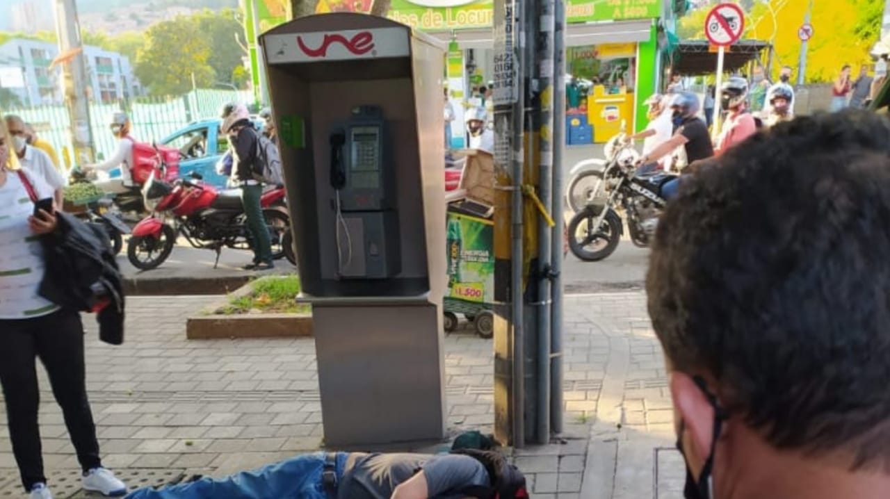 Mientras hablaba por teléfono, fue asesinado un hombre en Bello