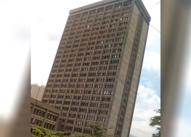 También se suspendieron los términos de los procesos.