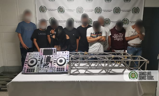 Sorprendieron a 40 personas, entre ellas 12 menores, en fiesta clandestina en Medellín