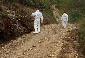 Los tres homicidios fueron perpetrados con arma de fuego, precisaron las autoridades.