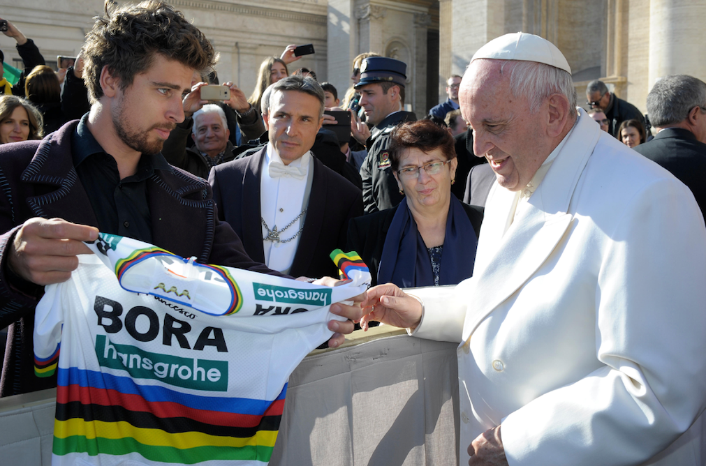 Papa Francisco con el ciclista Peter Sagan en 2018