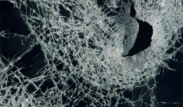 Niño de 14 años mató con cuchillo a mujer de 24 porque le rompió vidrio de la casa