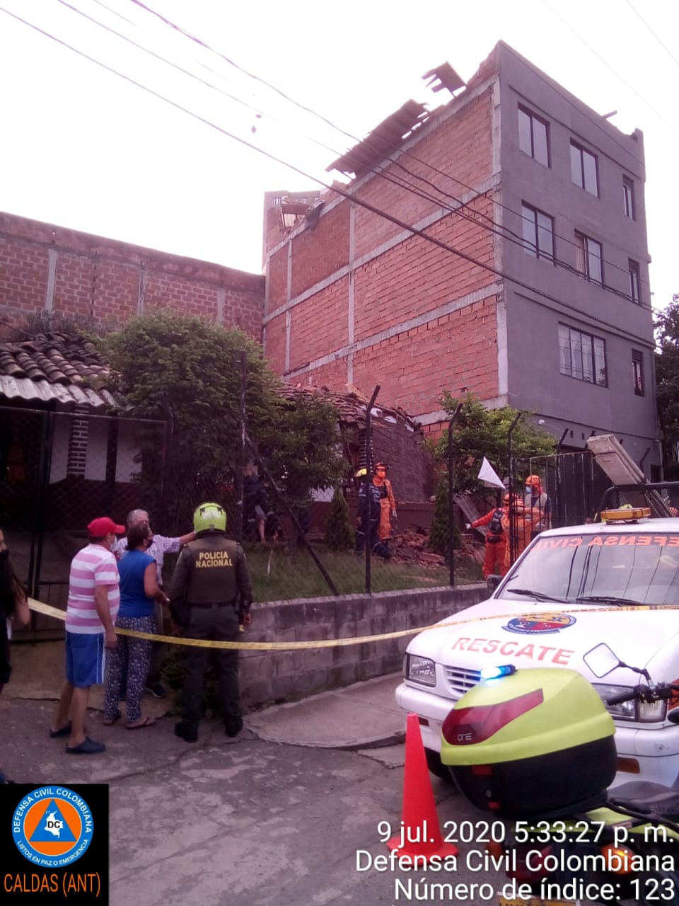 Cuatro personas herias dejó el colapso de una edificación en Caldas, Antioquia