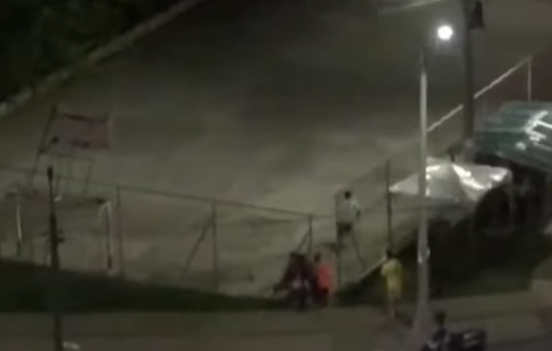 Lo balearon en una cancha del barrio Niquia de Bello