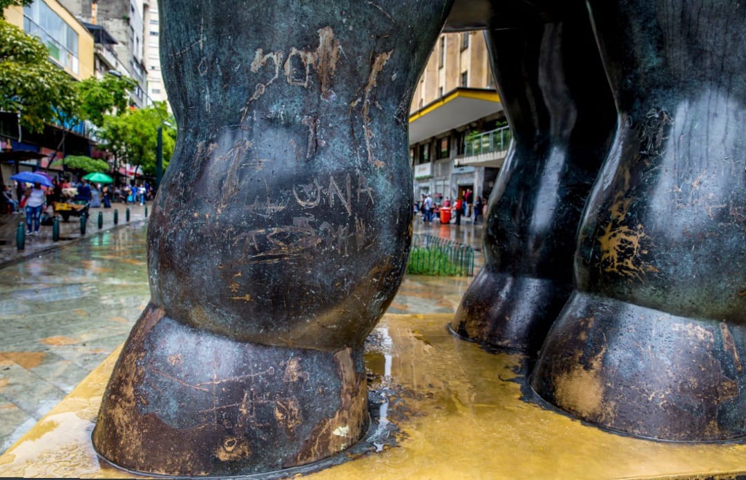 No hay derecho, hicieron nuevos daños a esculturas del maestro Botero en Medellín