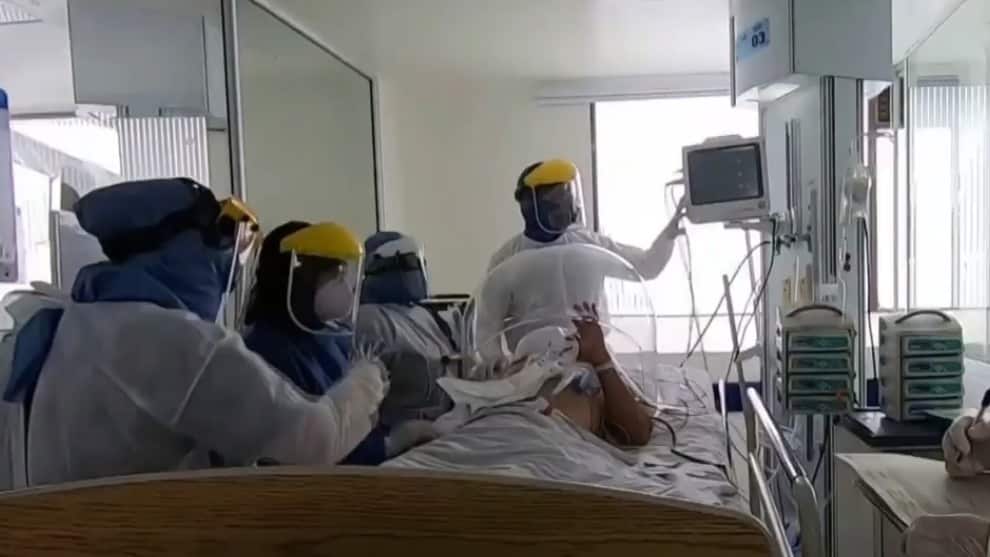 Esta situación mantiene a la ciudad en alerta naranja hospitalaria. Hay 156 pacientes COVID-19 hospitalizados.