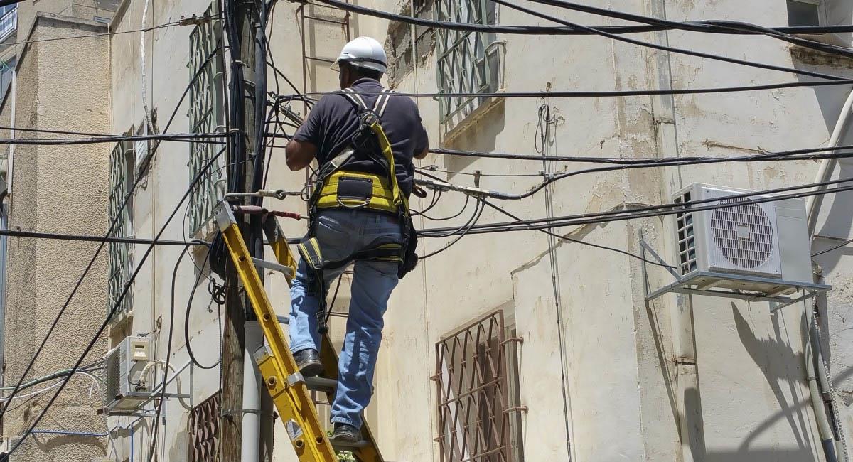 La medida la aplicaría el alcalde Daniel Quintero para evitar fiestas clandestinas y más contagios de coronavirus.
