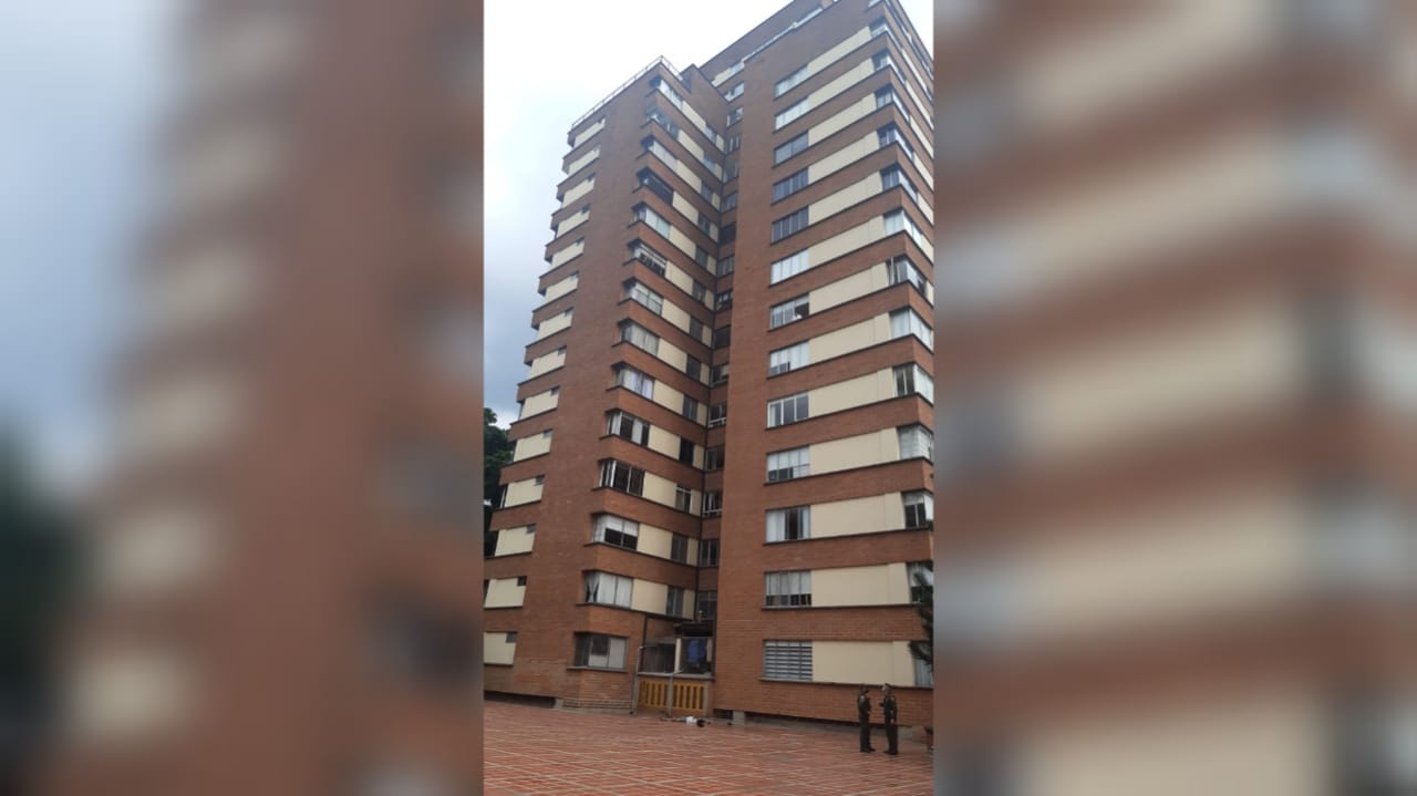 Las autoridades investigan si las causas de esta muerte fue accidental o fue un suicidio.