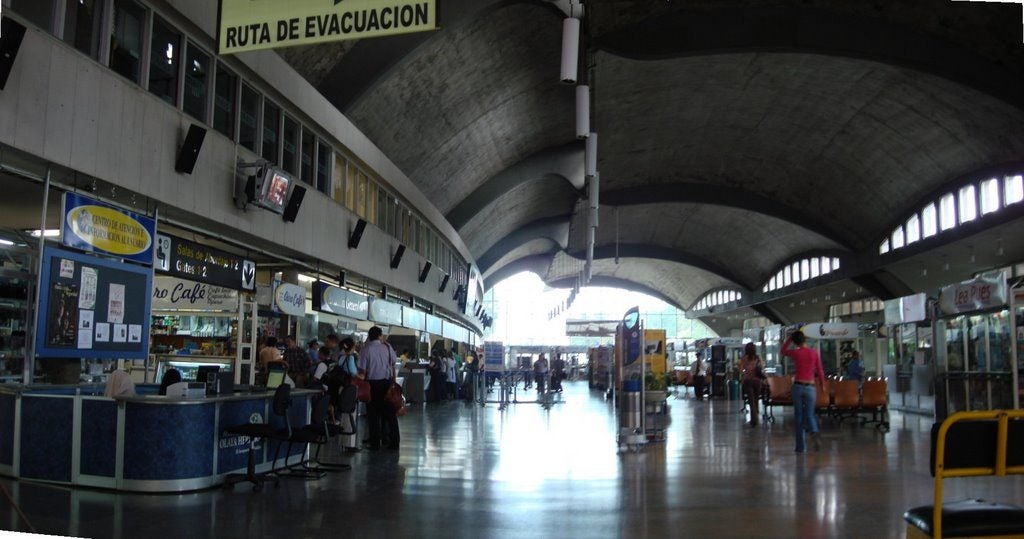 Los gimnasios e iglesias también tienen autorización para iniciar actividades, muchos usuarios se quedaron esperando la apertura de puertas.
