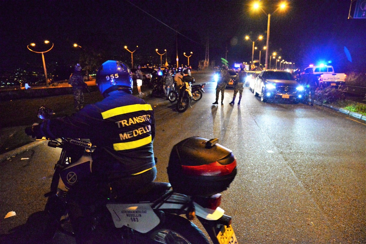 También fueron impuestos más de 100 comparendos por diferentes infracciones de tránsito.