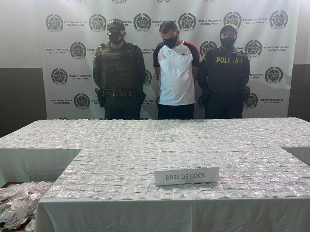 El estupefaciente fue hallado dentro de un taxi.