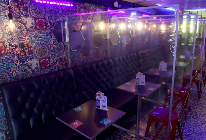 En estos sitios se permitirá la venta de licor y los asistentes deberán estar en mesas.