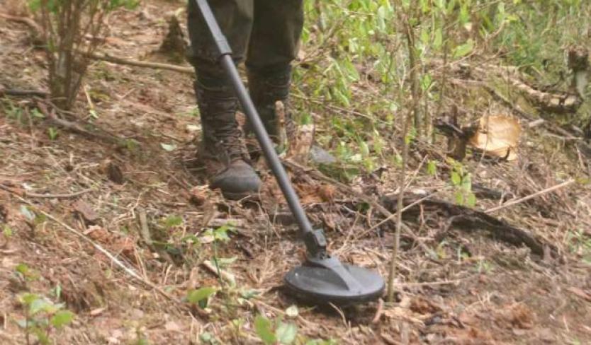La comunidad no se atreve a ingresar a la zona por miedo a otros artefactos explosivos.
