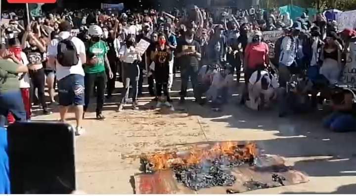 Protestas en el Parque de los Deseos de Medellín