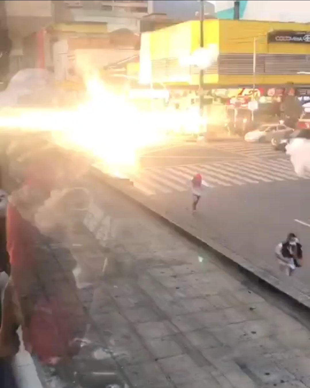 Los disturbios sacudieron nuevamente el centro de Medellín