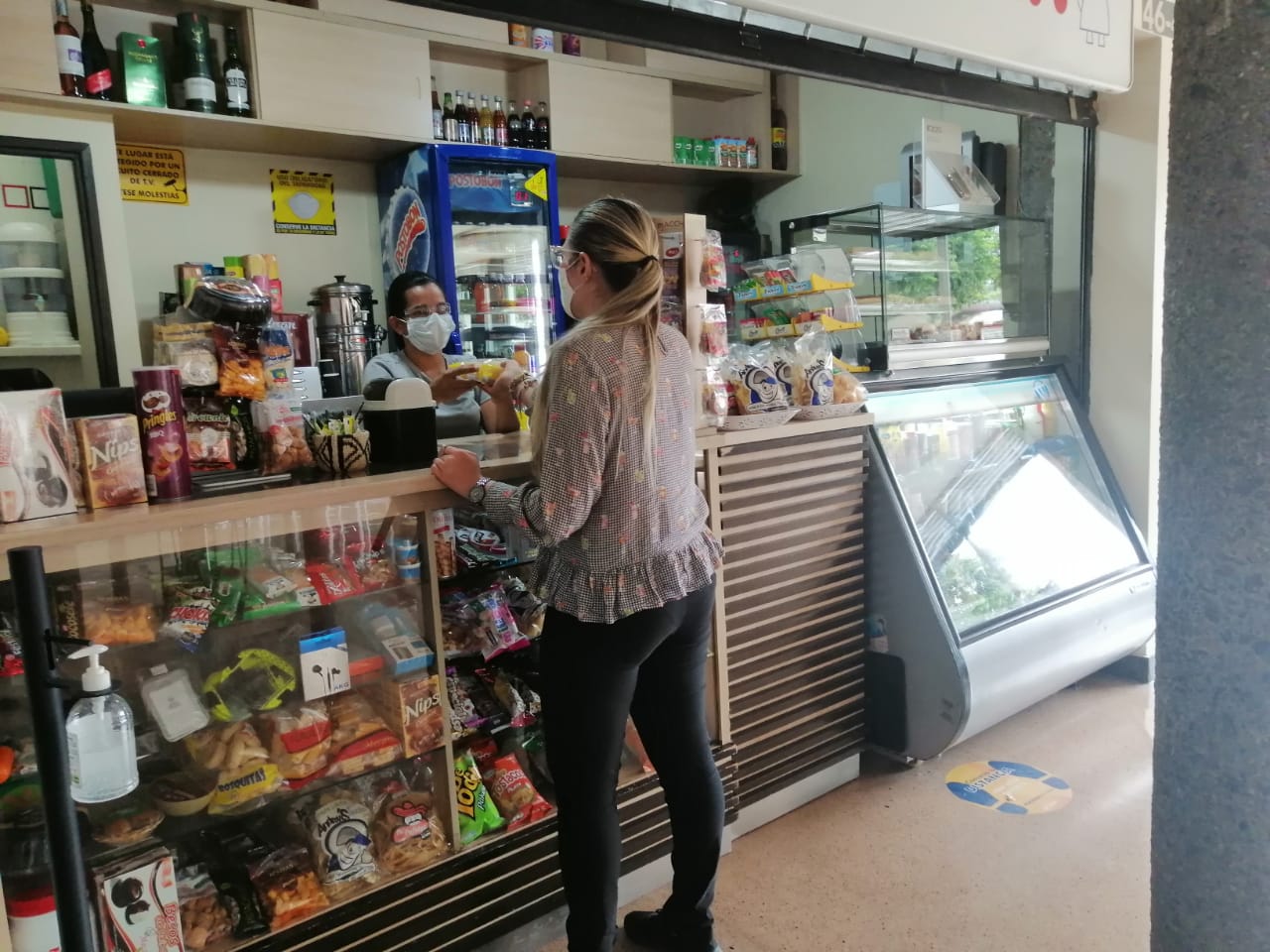 Los usuarios y empleados deben cumplir con los protocolos de bioseguridad.