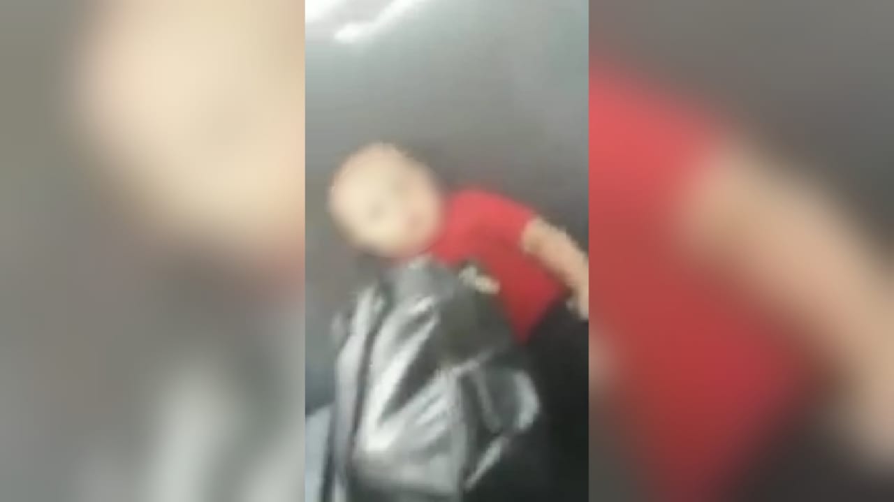 Investigan supuesto abandono de un bebé en un taxi en Medellín