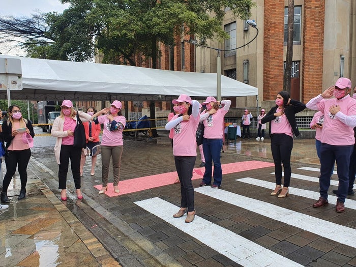 Conmemoración del Día de la Lucha contra el Cáncer de Mama en Medellín