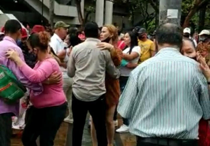 Así fue el baile en el Parque Berrío de Medellín.