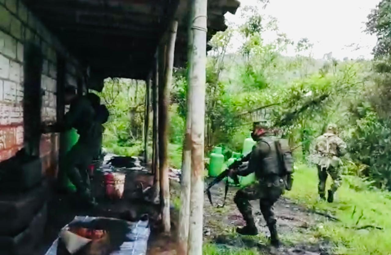 En un laboratorio se producía mensualmente base de coca valorada en 370 millones de pesos.