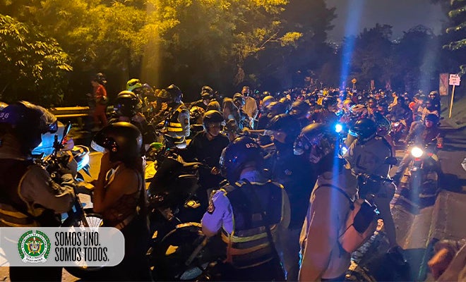 Los motorizados habrían cerrado calles para hacer pique ilegales.