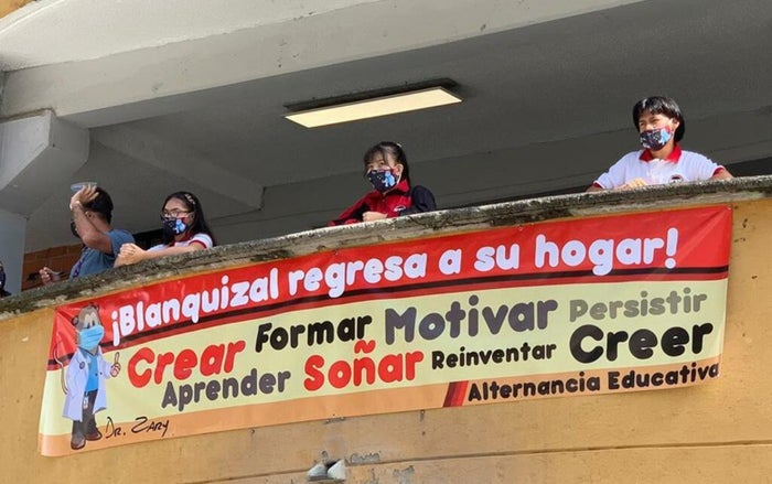 Así comenzaron las clases los estudiantes en Medellín.