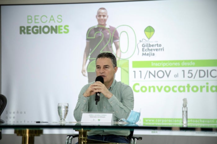 Gobernador de Antioquia, Aníbal Gaviria, presentó el programa Becas Regiones.