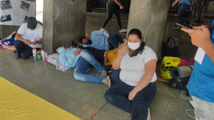 Plantón de exagentes de tránsito en Medellín.