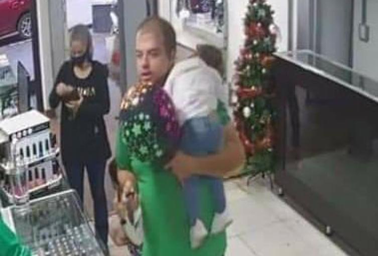 El presunto asesino es el papá de la menor.