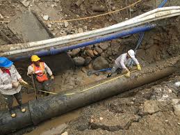 EPM nutre a la comunidad con carro tanques.