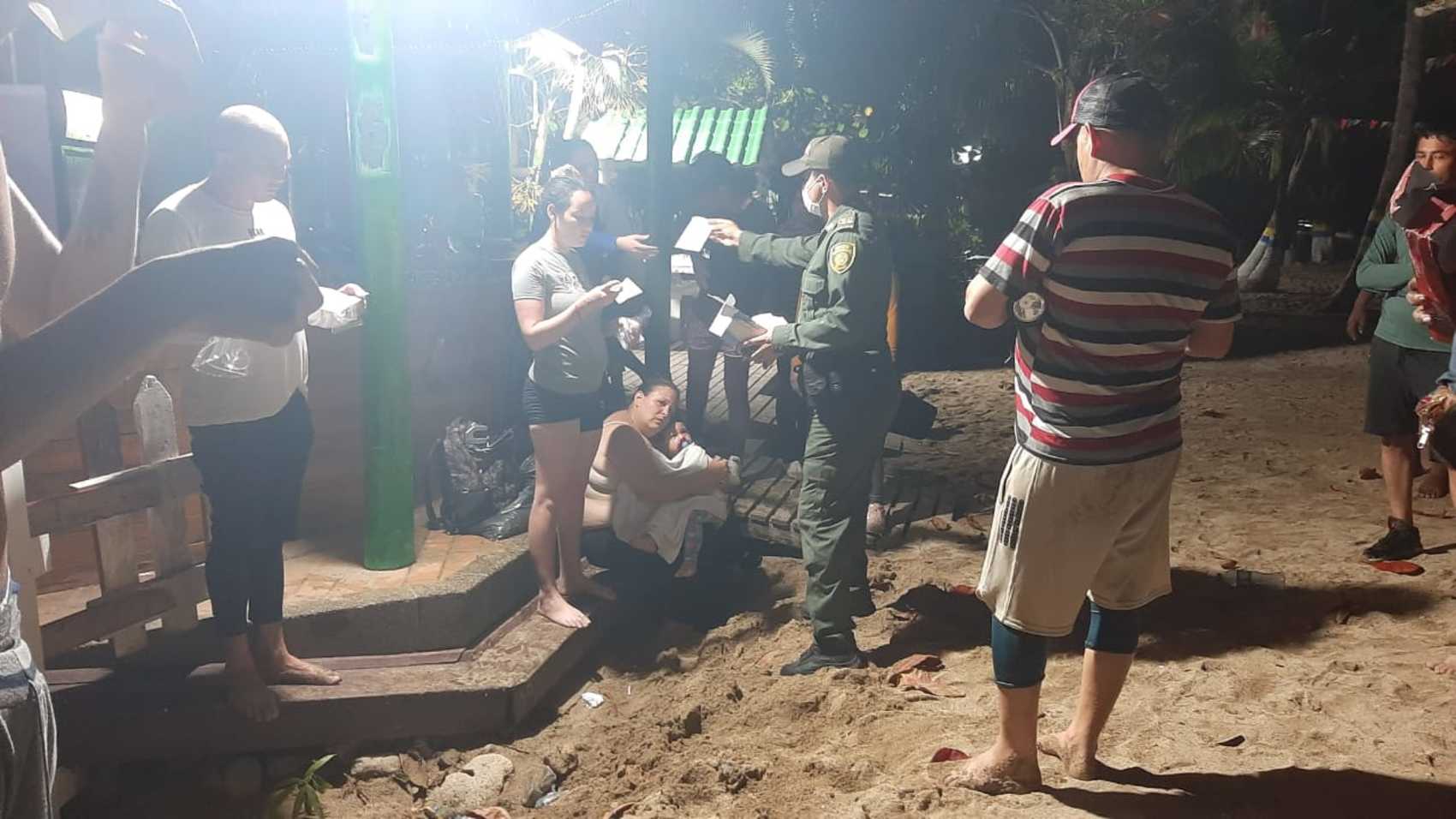 Asistencia a los migrantes rescatados en el Golfo de Urabá.