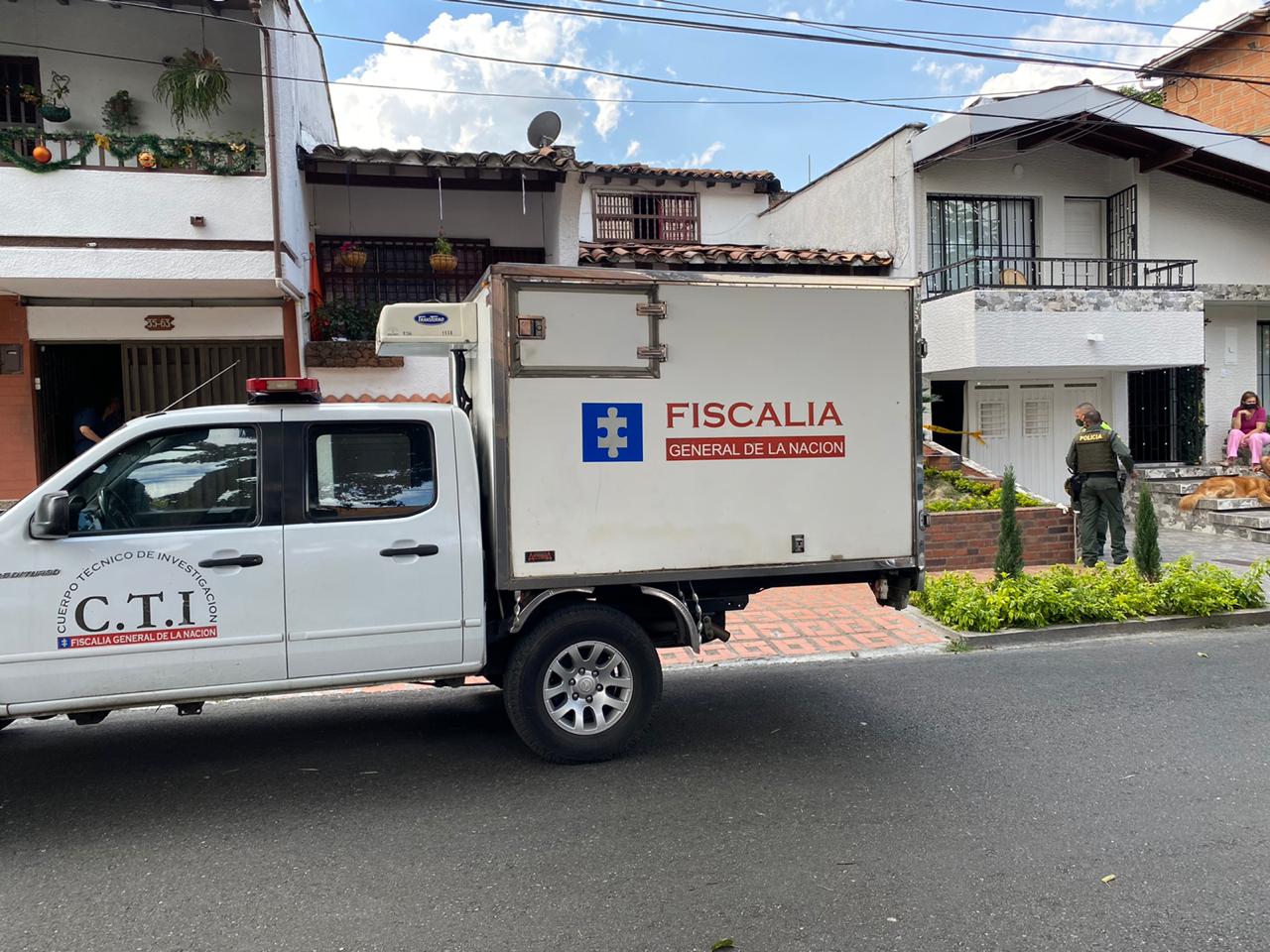 Buscan a asesinos de un integrante de la comunidad LGBTIQ+. Lo torturaron y hurtaron dentro de una casa en Medellín