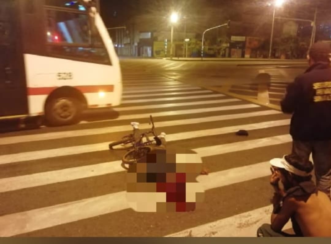 Ladrón que hurto una bicicleta murió arrollado por un bus en Medellín