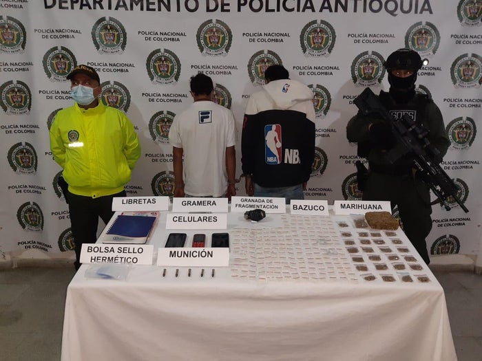 A los procesados también le fueron hallados municiones y sustancias alucinógenas.