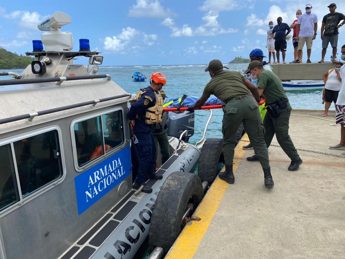 Rescate de cuerpos de náufragos de una embarcación en Acandí, Chocó.