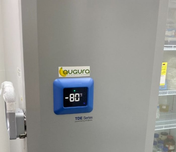 Este es el ultracongelador prestado por Augura para las vacunas.