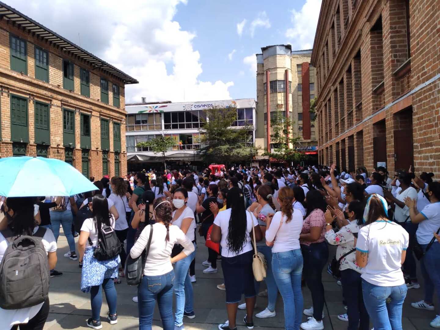 Protesta de los operadores de Buen Comienzo.