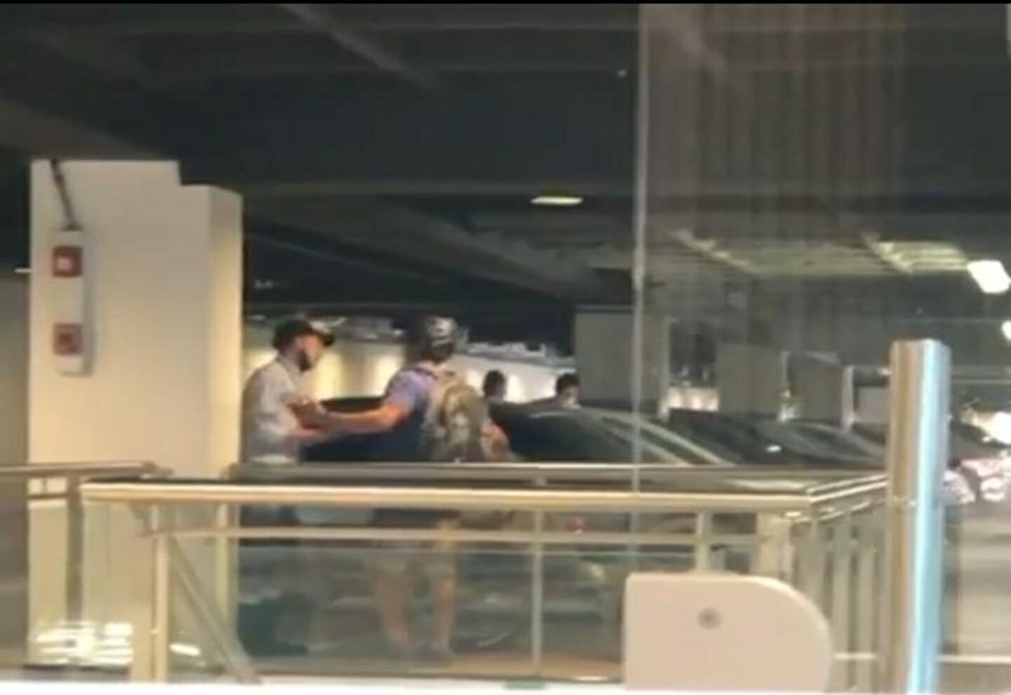 Momento de la discusión entre el ciclista y el vigilante en Rionegro, Antioquia.