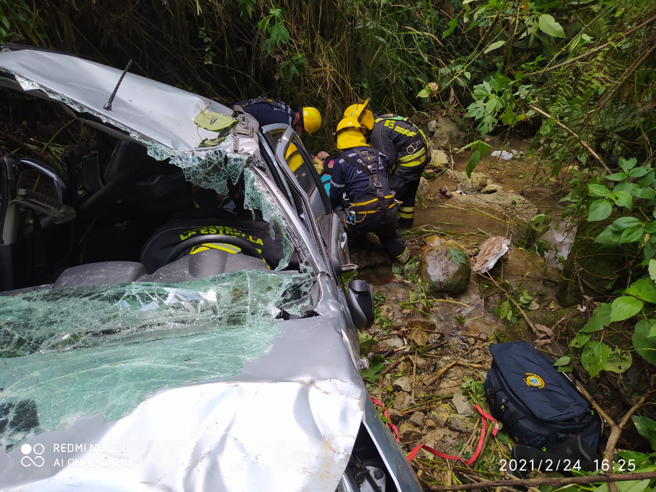 Imágenes del rescate milagroso a dos mujeres que cayeron a un abismo en La Estrella, Antioquia