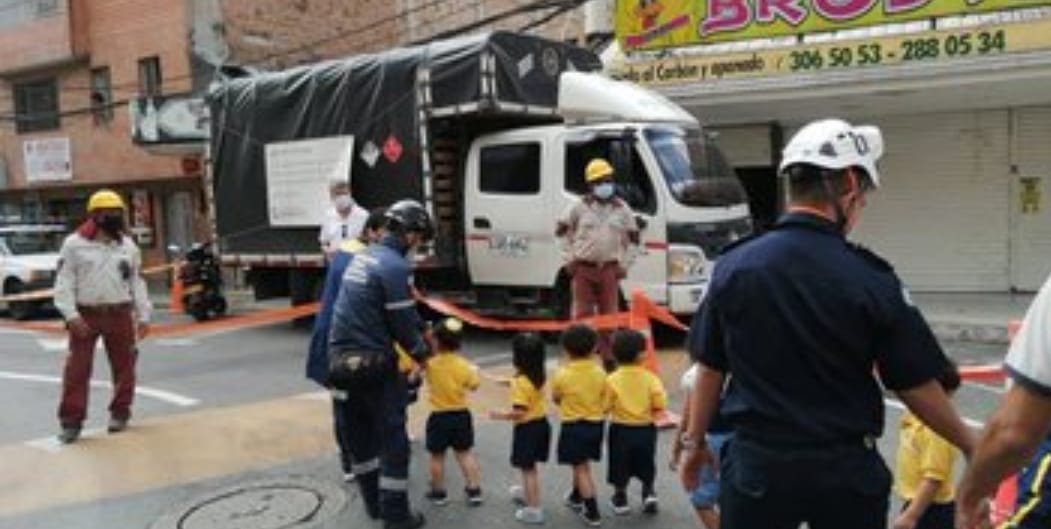 Evacúan una guardería con 42 niños por fuga de gas en Sabaneta, Antioquia