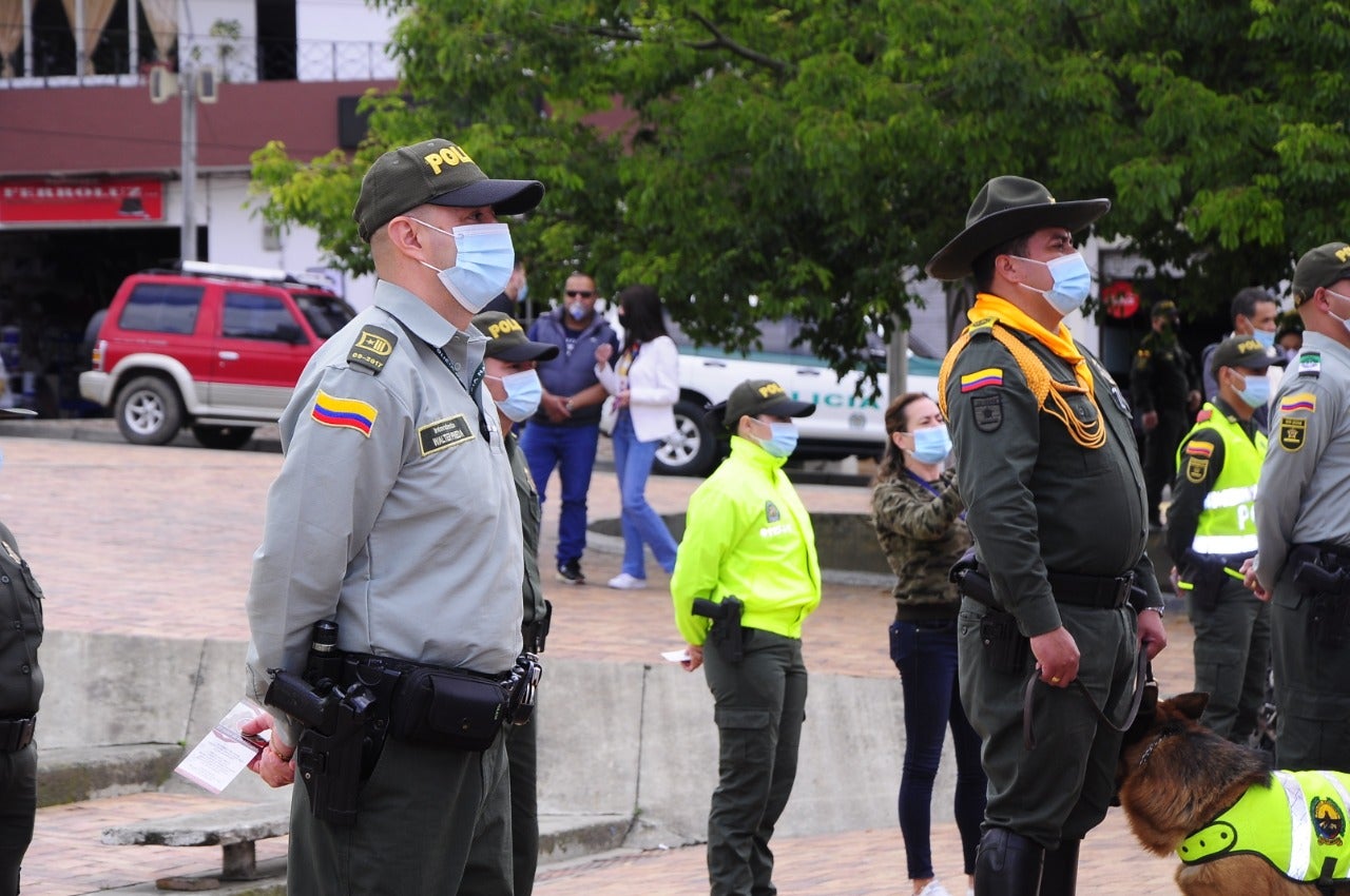 Estos uniformados están capacitados en diferentes unidades y especialidades para combatir varios delitos.