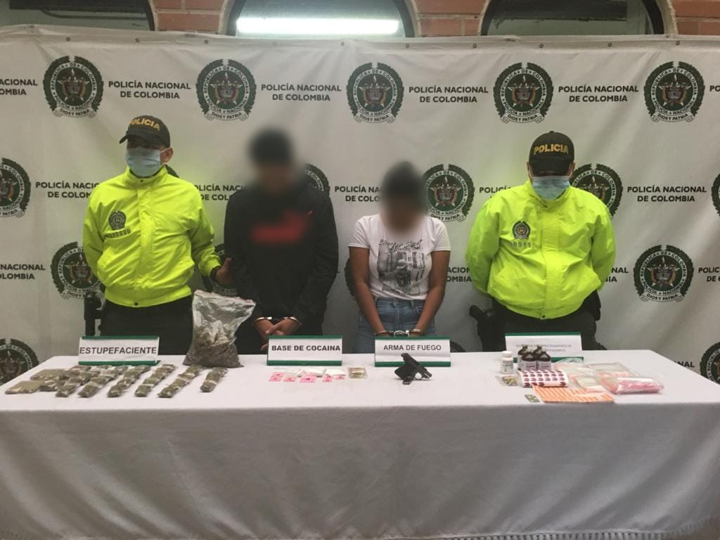 Dos jibaros del barrio Antioquia los cogieron con “cocaína rosada”