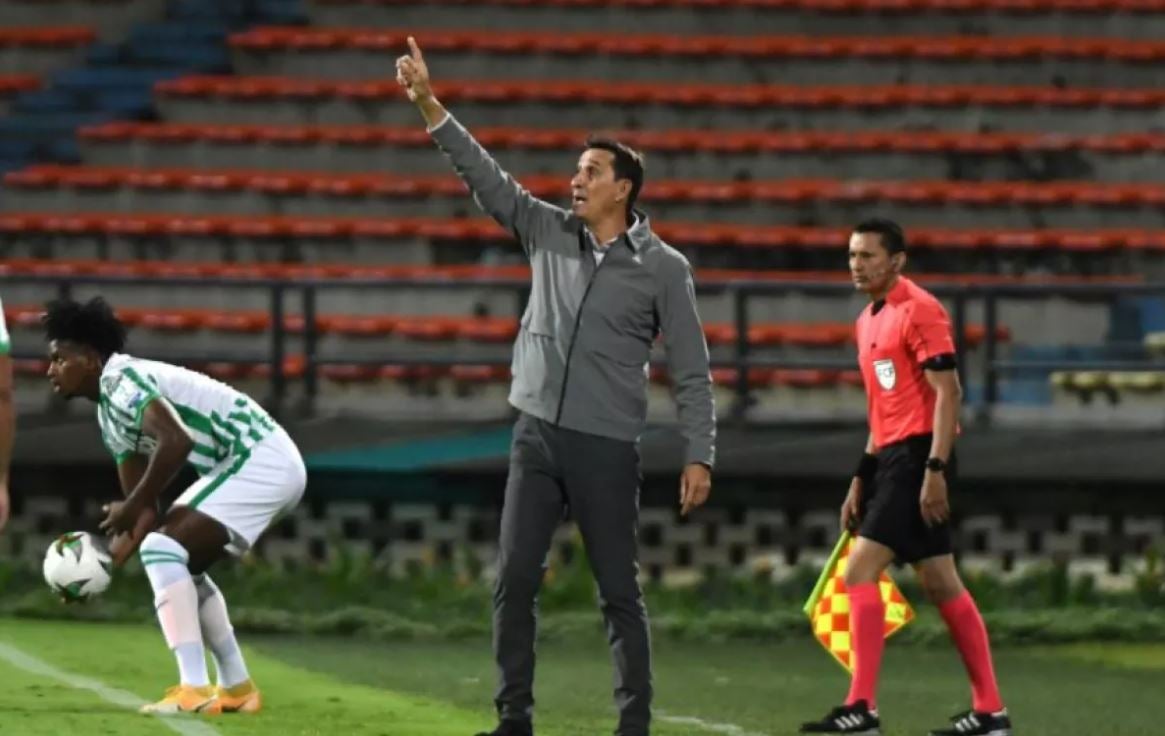 Alexandre Guimaraes, técnico de Nacional