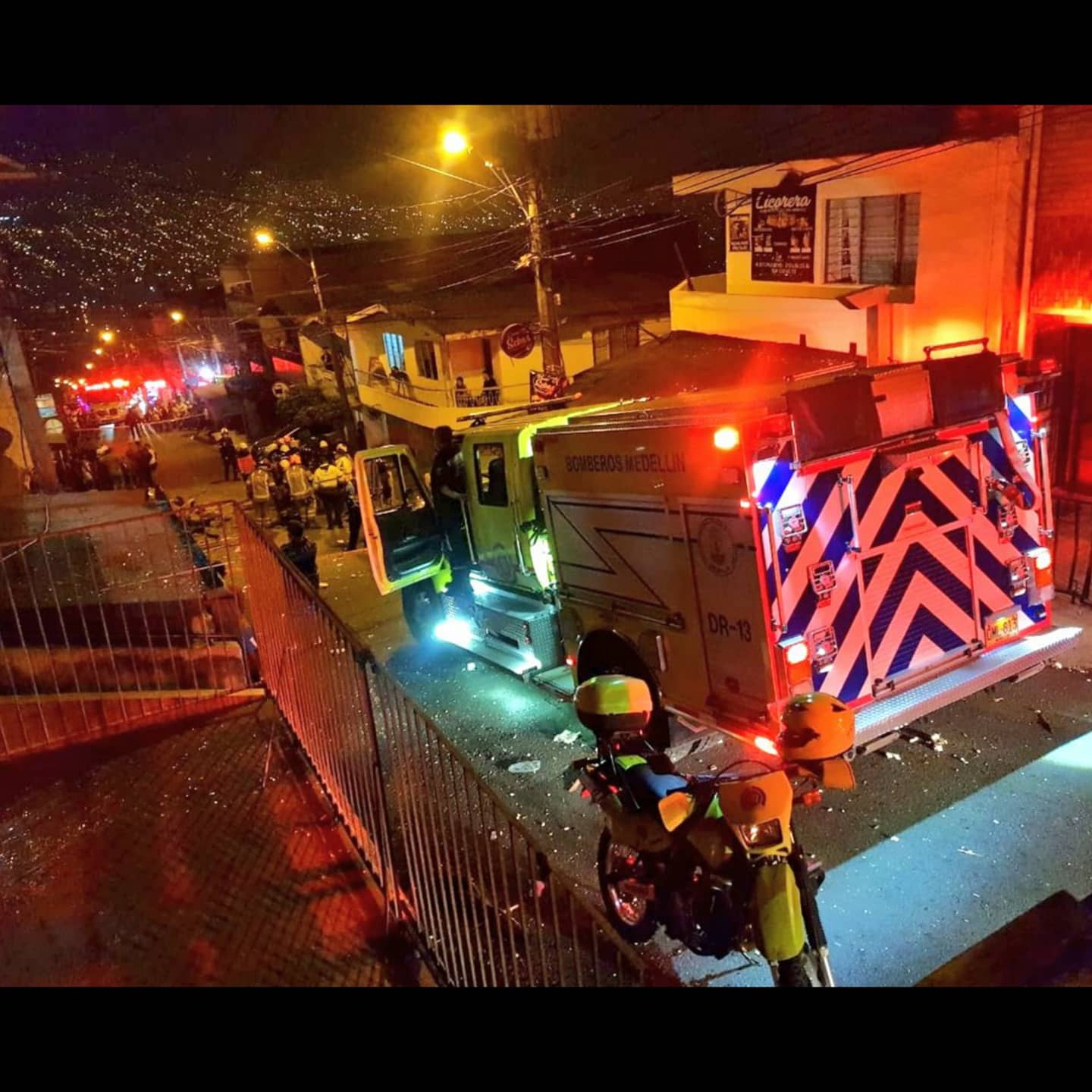 Explosión provocó el desplome de una vivienda de tres pisos en el barrio Robledo de Medellín