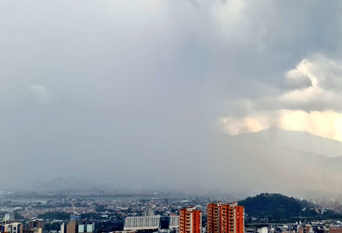 Referencia lluvias en Medellín.
