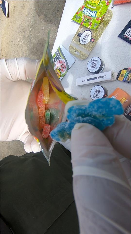 Decomisa dulces con sabor a marihuana en Medellín